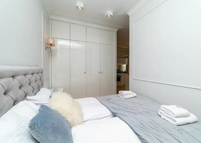 Cristal - Neptun Park By Oneapartments 格但斯克